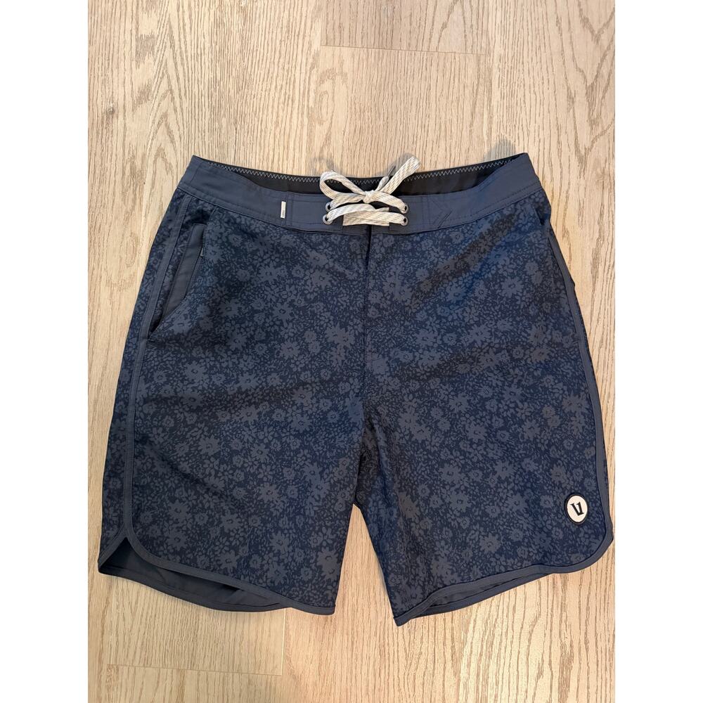 Vuori Banks Short Men’s Size 28 XS Navy Floral Athletic Hybrid Shorts